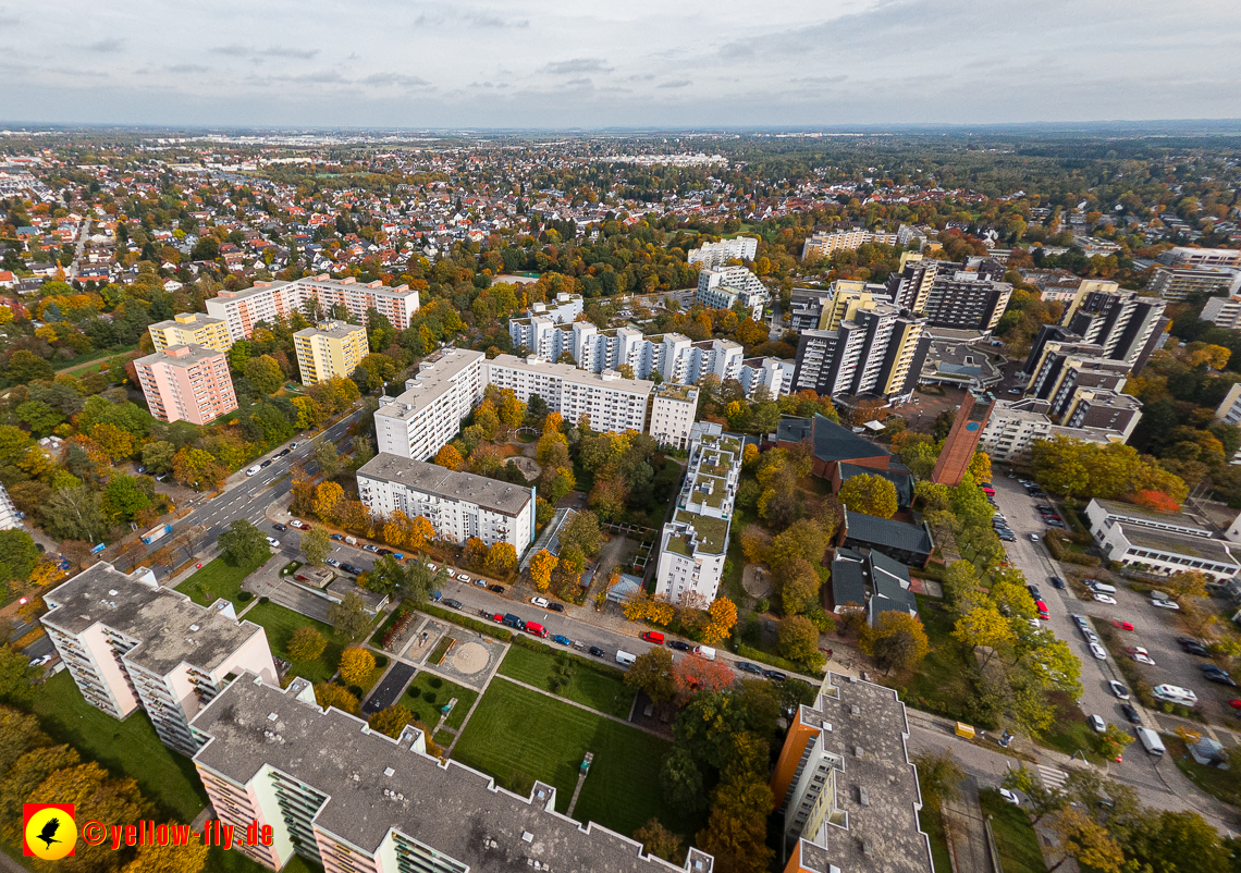 13.10.2022 - Marx-Zenrtum am Karl-Marx-Ring in Neuperlach